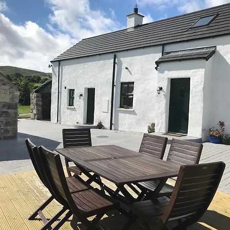 Hilltown Mournes Family Cottage With Hot Tub מראה חיצוני תמונה