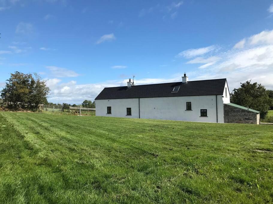 Hilltown Mournes Family Cottage With Hot Tub מראה חיצוני תמונה