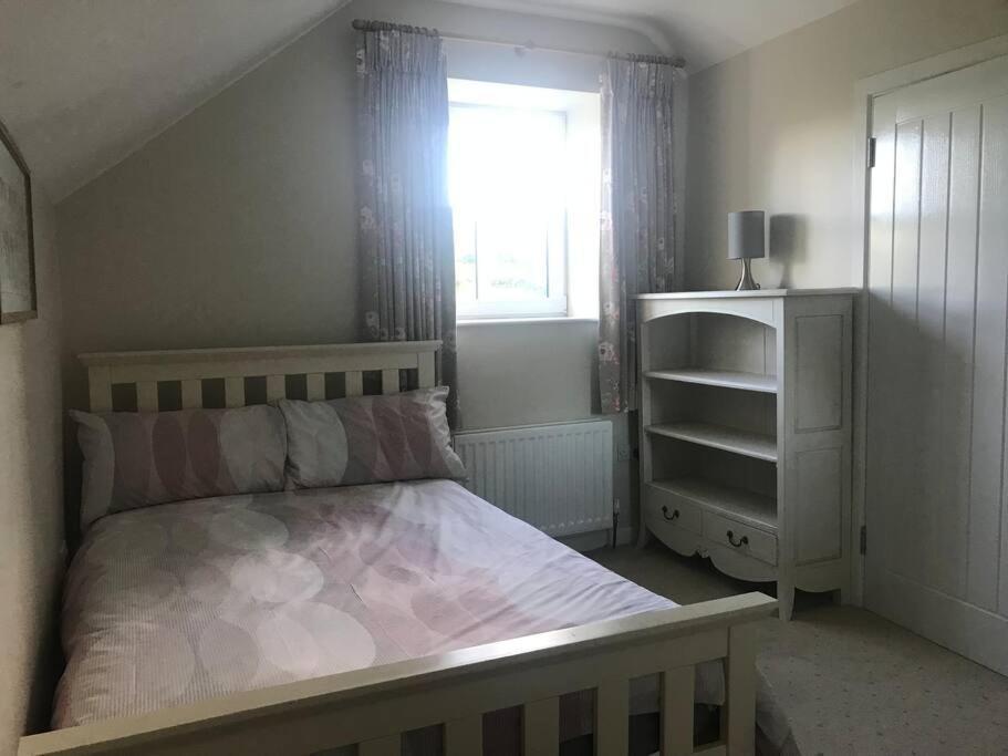 Hilltown Mournes Family Cottage With Hot Tub מראה חיצוני תמונה