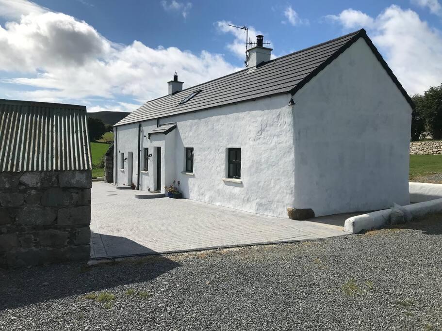 Hilltown Mournes Family Cottage With Hot Tub מראה חיצוני תמונה
