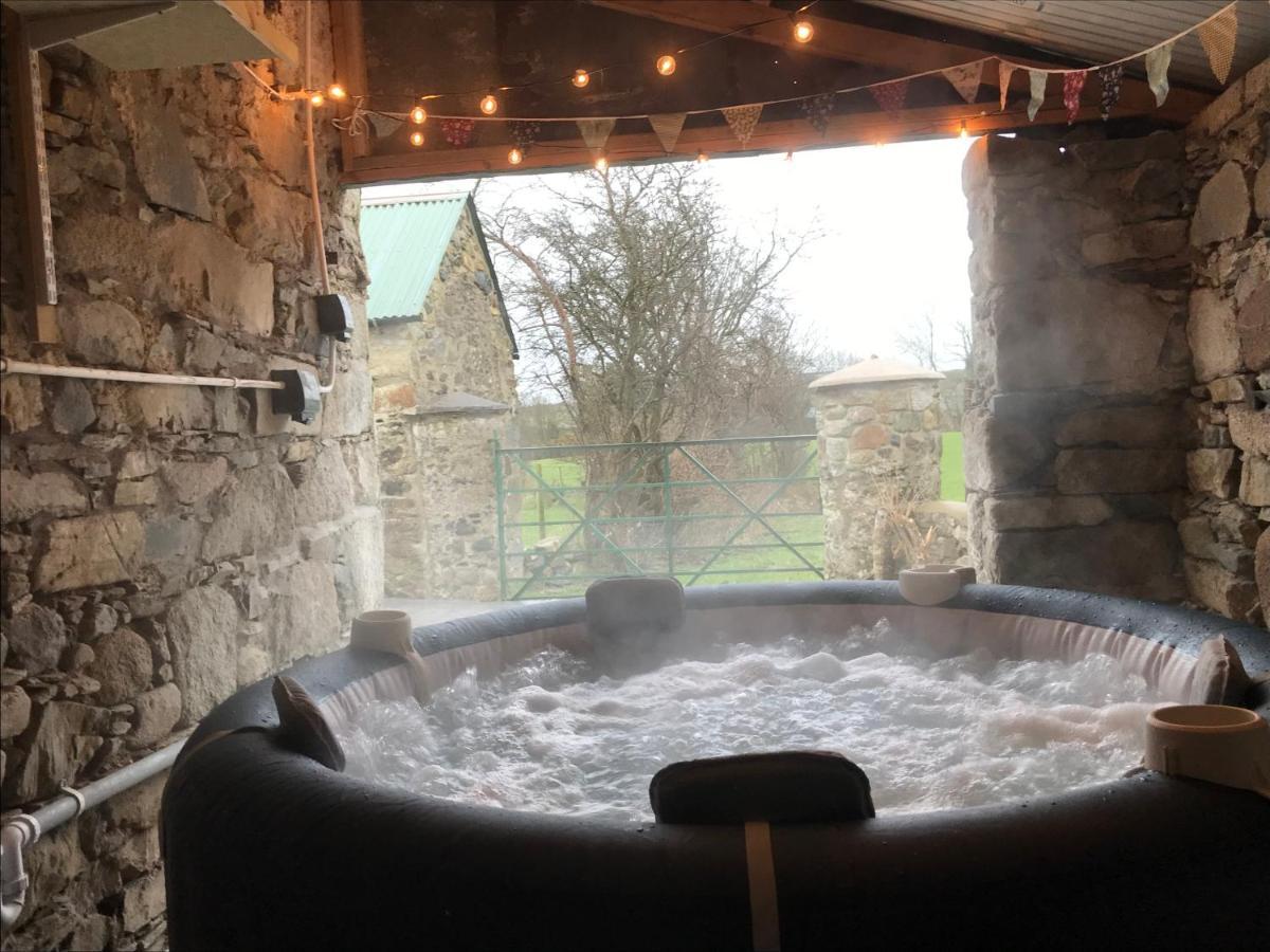 Hilltown Mournes Family Cottage With Hot Tub מראה חיצוני תמונה
