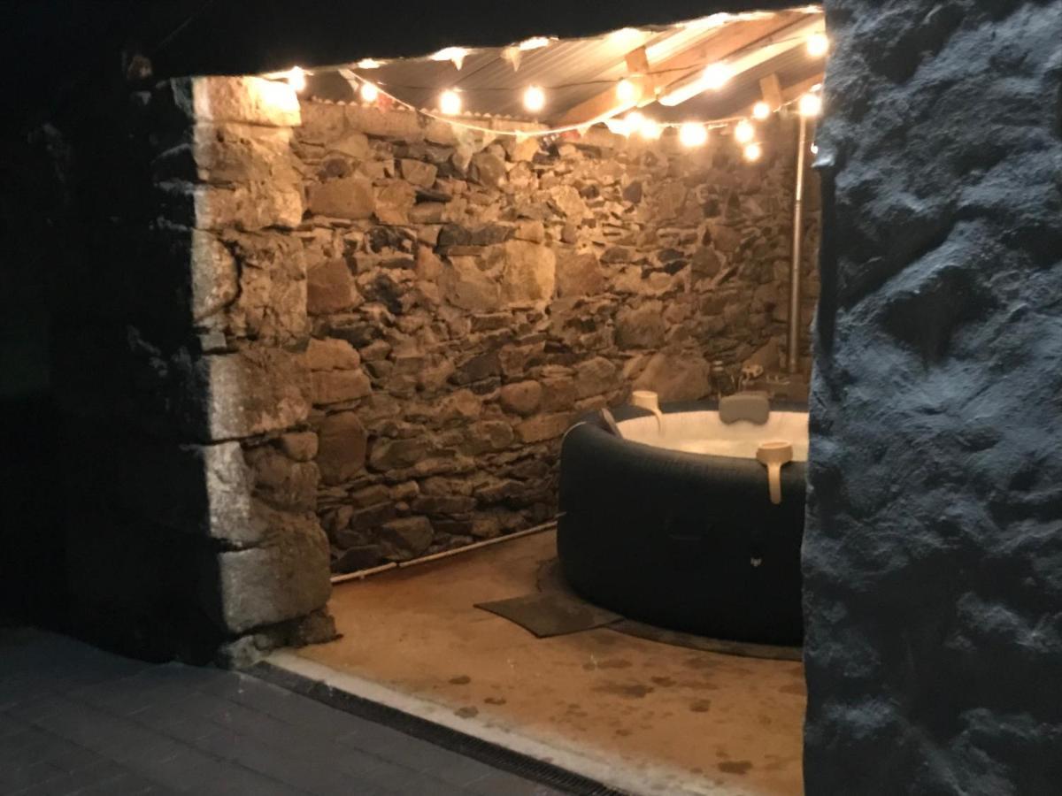 Hilltown Mournes Family Cottage With Hot Tub מראה חיצוני תמונה
