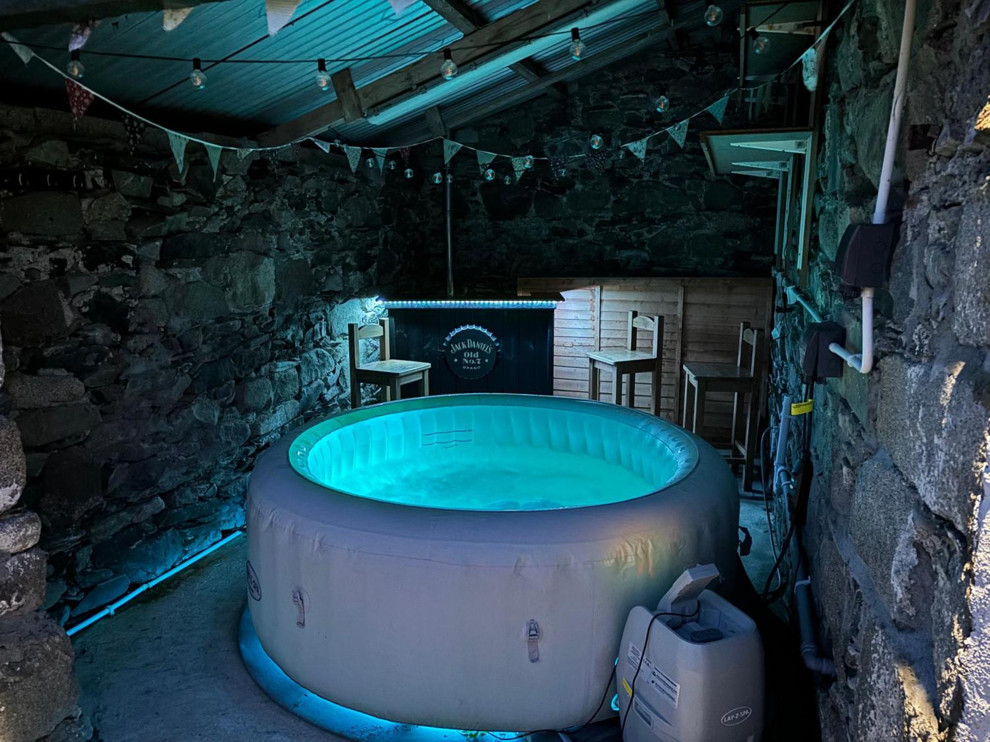 Hilltown Mournes Family Cottage With Hot Tub מראה חיצוני תמונה